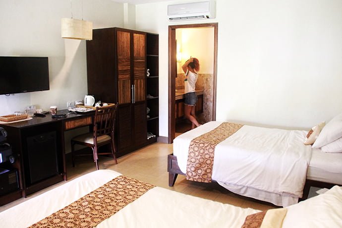 Bohol-Beach-club-deluxe-room