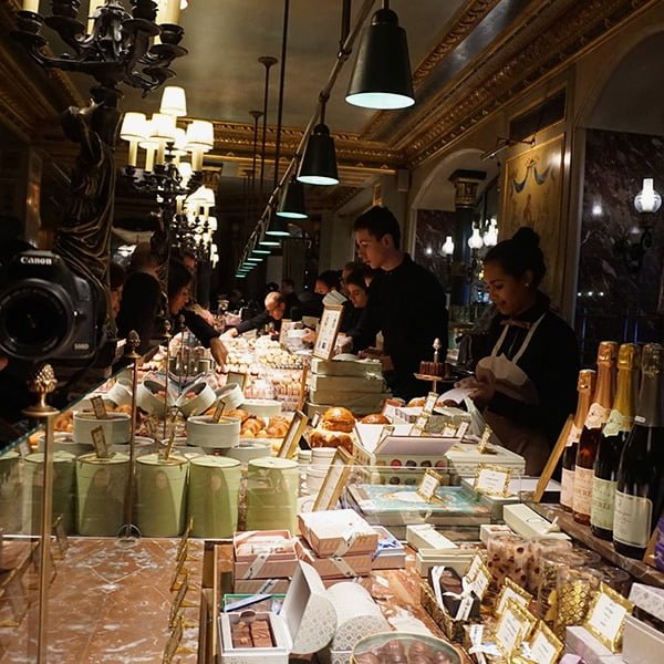 Laduree-champ-elysees-Paris2