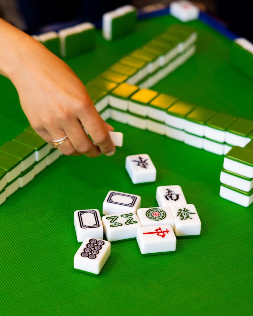 Play mahjong in Amsterdam